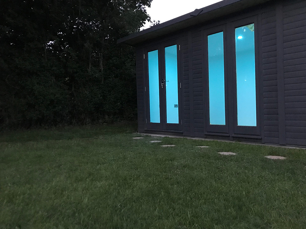 Supreme Resin Drives & Landscaping helped the Dickinson family create a wonderfully landscaped garden with the construction of a 16ftx8ft fully fitted and double glazed outdoor living space