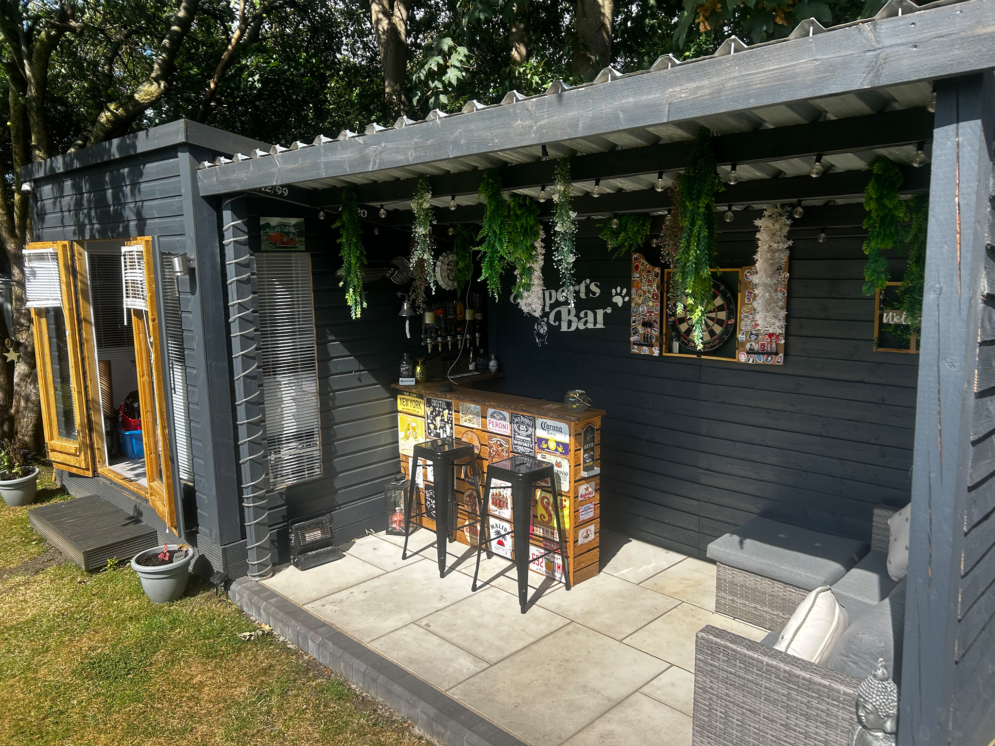 Supreme Resin Drives & Landscaping helped the Dickinson family create a wonderfully landscaped garden with the construction of a 16ftx8ft fully fitted and double glazed outdoor living space